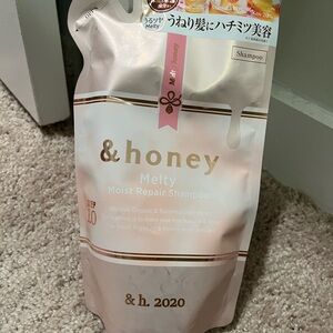 Melty Moist Repair Shampoo